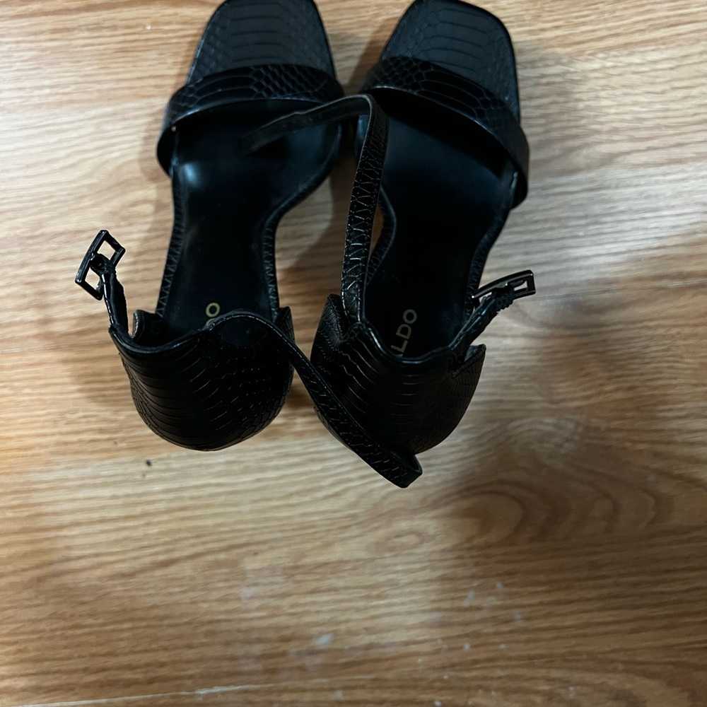 Also heels - Picture 5 of 7